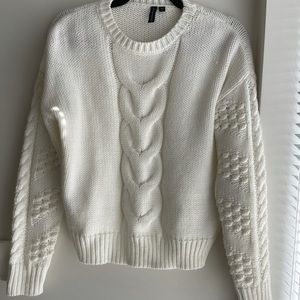 CREAM / OFF-WHITE SWEATER